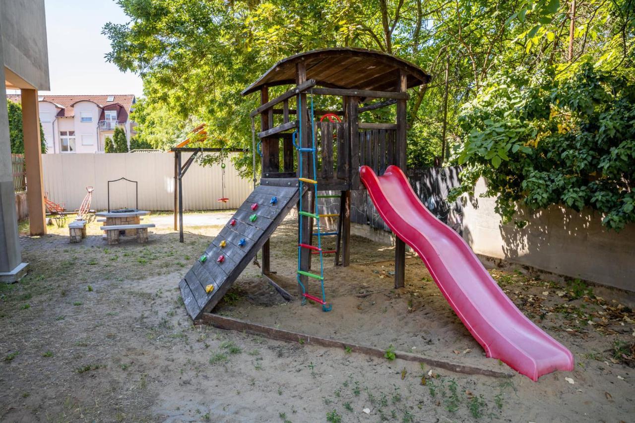 Laszlo Apartman - Hajduszoboszlo Exterior photo