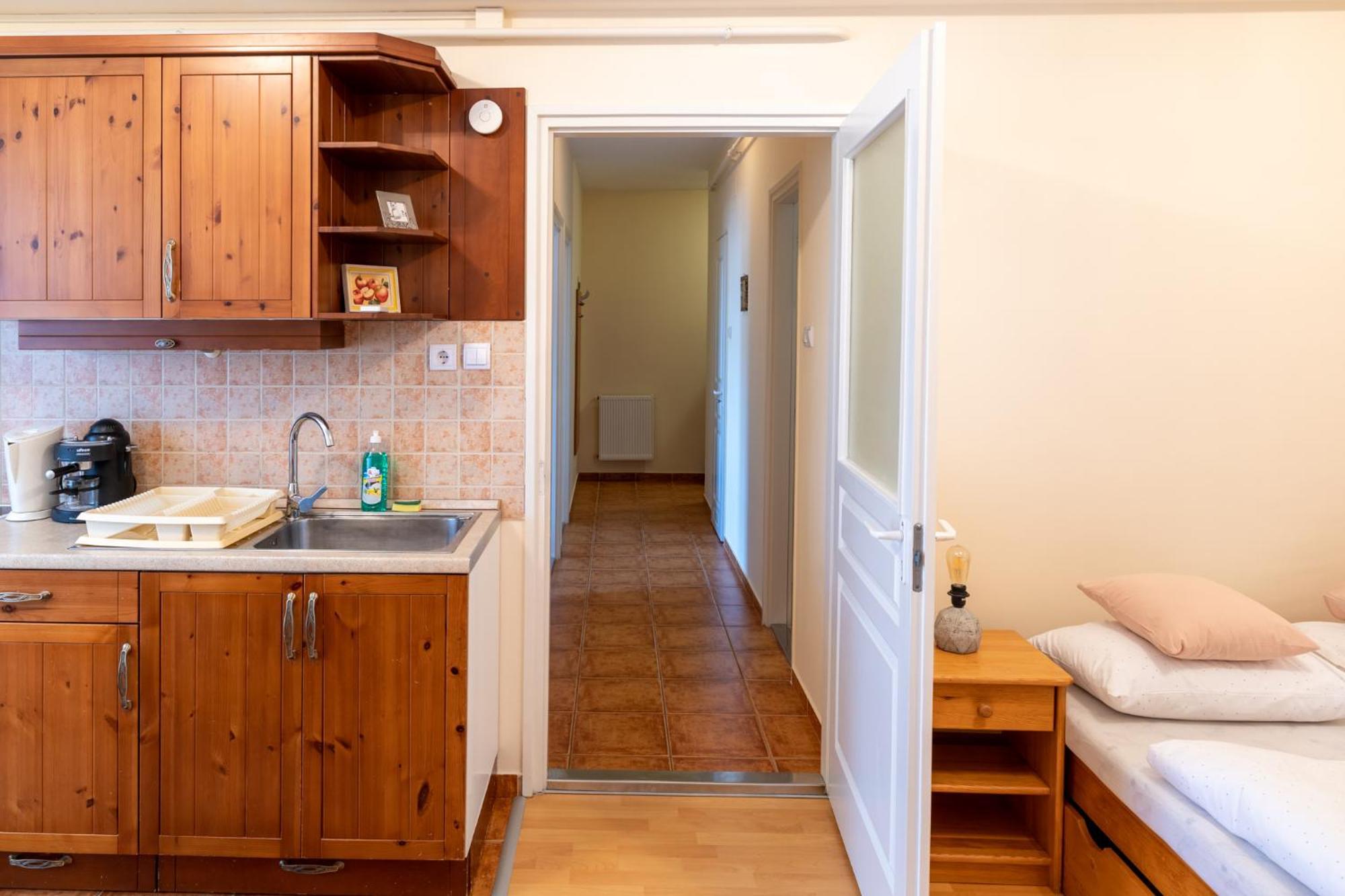Laszlo Apartman - Hajduszoboszlo Exterior photo